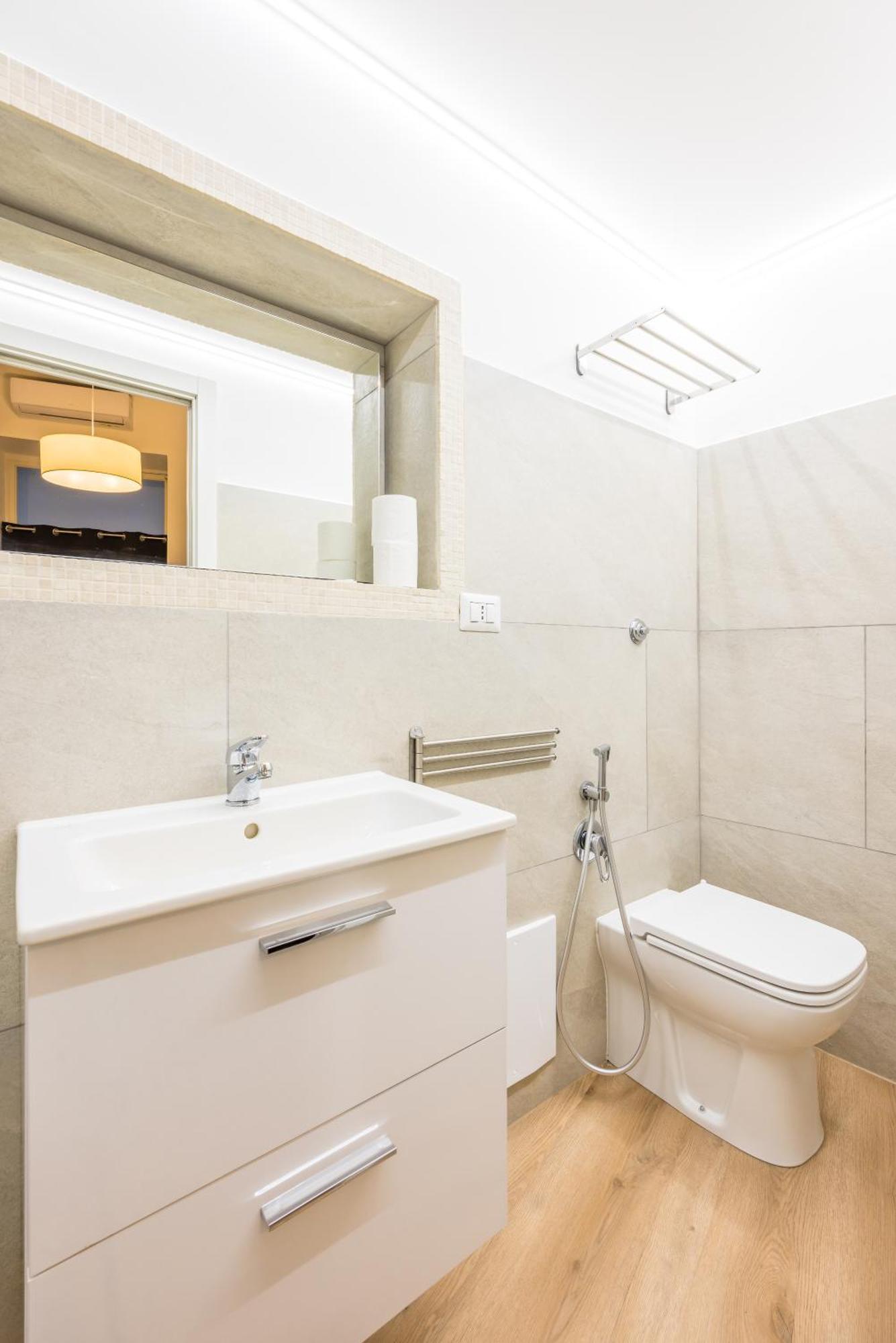 Lioy 25 By Napoliapartments ภายนอก รูปภาพ