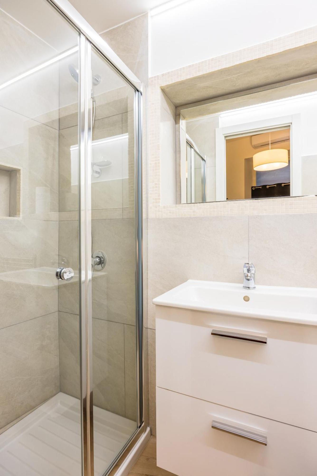 Lioy 25 By Napoliapartments ภายนอก รูปภาพ