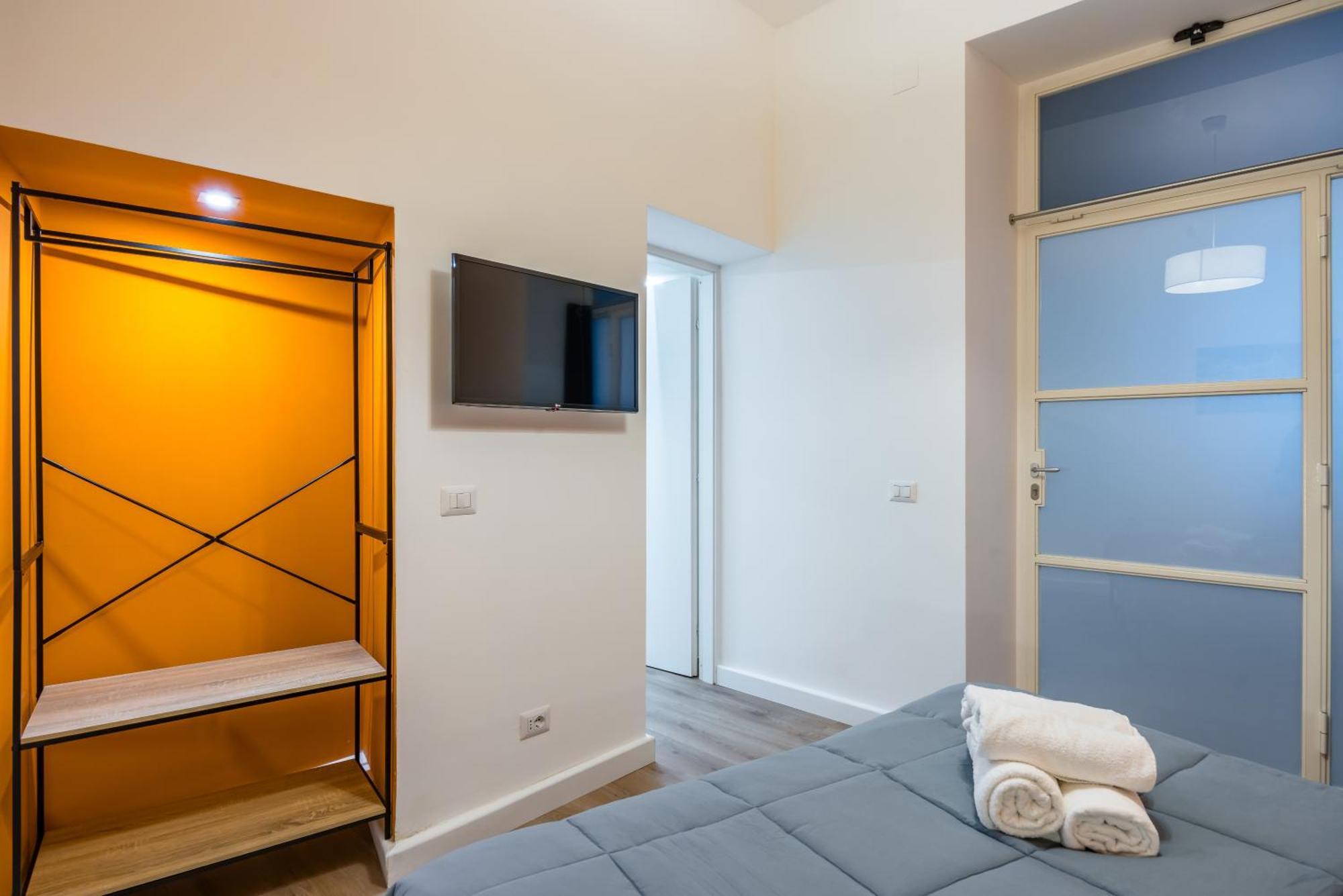 Lioy 25 By Napoliapartments ภายนอก รูปภาพ